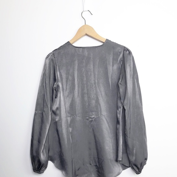 LOVERS & Friends grey satin V-neck blouse - Picture 7 of 8